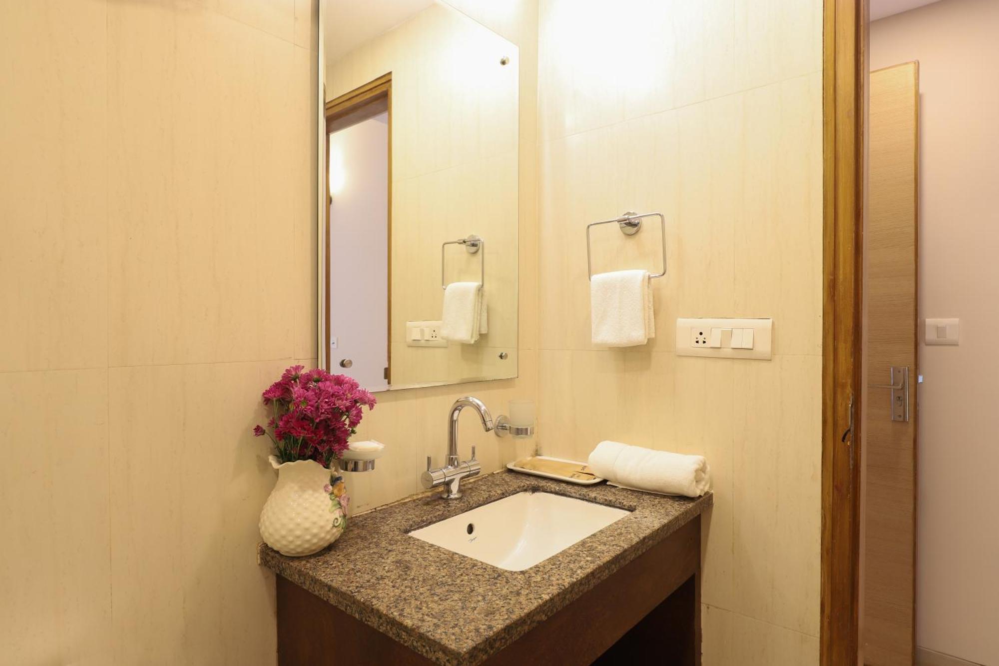 Veera Strand Park Serviced Apartments Near Calangute Exteriér fotografie